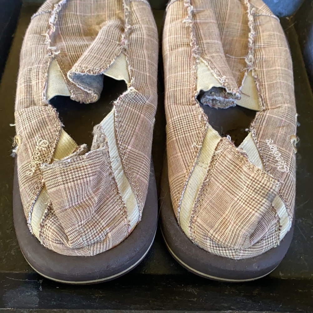 Sketchers Slides - Picture 4 of 8